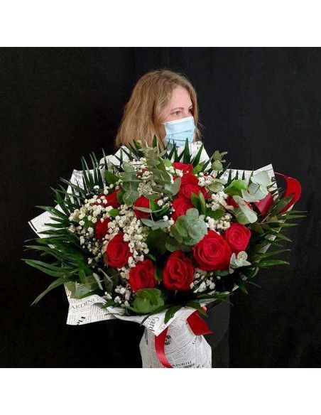 24 Red Roses Bouquet (19-25) · Two Dozen | Mallorca