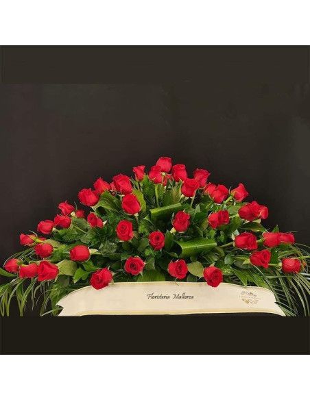 Траурная подушка 50 красных роз - Mallorca Florist