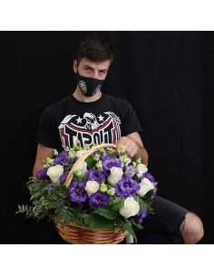 Cesta de Mimbre con Rosas y Lisianthus | Floristería Mallorca