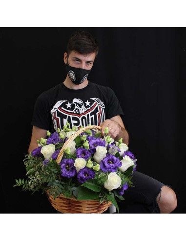 Cesta de Mimbre con Rosas y Lisianthus | Floristería Mallorca