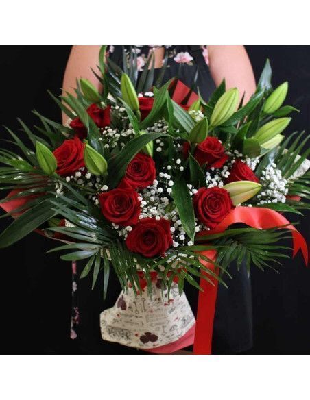 Red roses and white lilies - Mallorca Florist