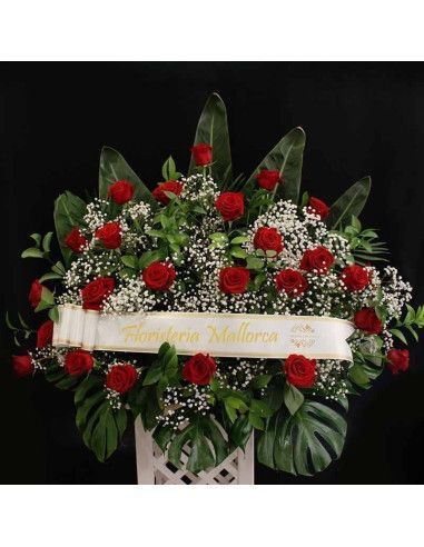 Bestattungszentrum aus 25 roten Rosen - Mallorca Florist
