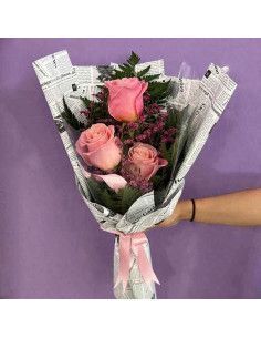 Three Pink Roses · A Tender Gesture | Mallorca