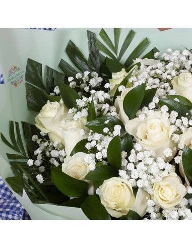 XXL White Roses Bouquet · 19 to 25 | Mallorca