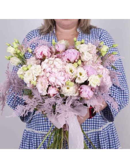 Blumenstrauß „Beauty of Kyoto“ – Pfingstrosen, Hortensien und Lisianthus | Mallorca-Florist