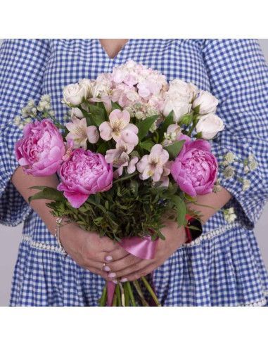 Blumenstrauß „Vienna Charm“ – Pfingstrosen, Hortensien und Alstroemerien | Mallorca-Florist