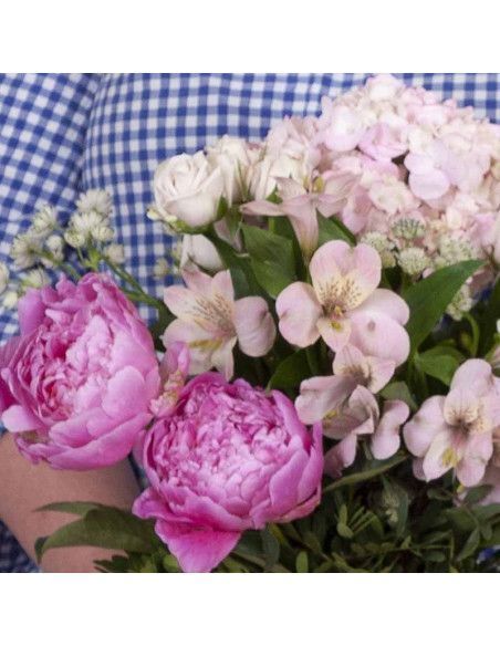 Blumenstrauß „Vienna Charm“ – Pfingstrosen, Hortensien und Alstroemerien | Mallorca-Florist