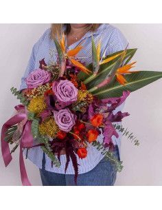 Tropischer und herbstlicher Strauß mit Rosen und Proteas - Hauslieferung | Florist auf Mallorca 2