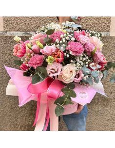 "Dulzura Rosada" Flower Box with Roses and Tulips – Mallorca Florist
