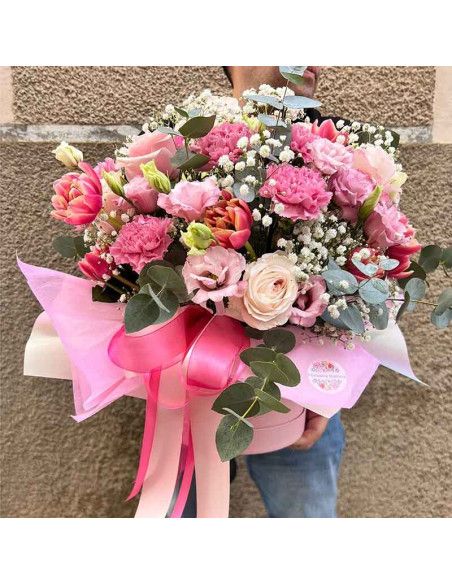 "Dulzura Rosada" Flower Box with Roses and Tulips – Mallorca Florist
